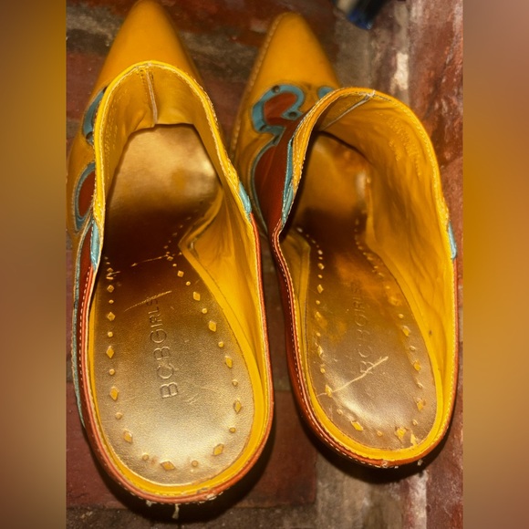 BCBG Vintage Western Pointed Toe Wedge Mules Mustard Turquoise Brown Studded 8.5 - Picture 7 of 16